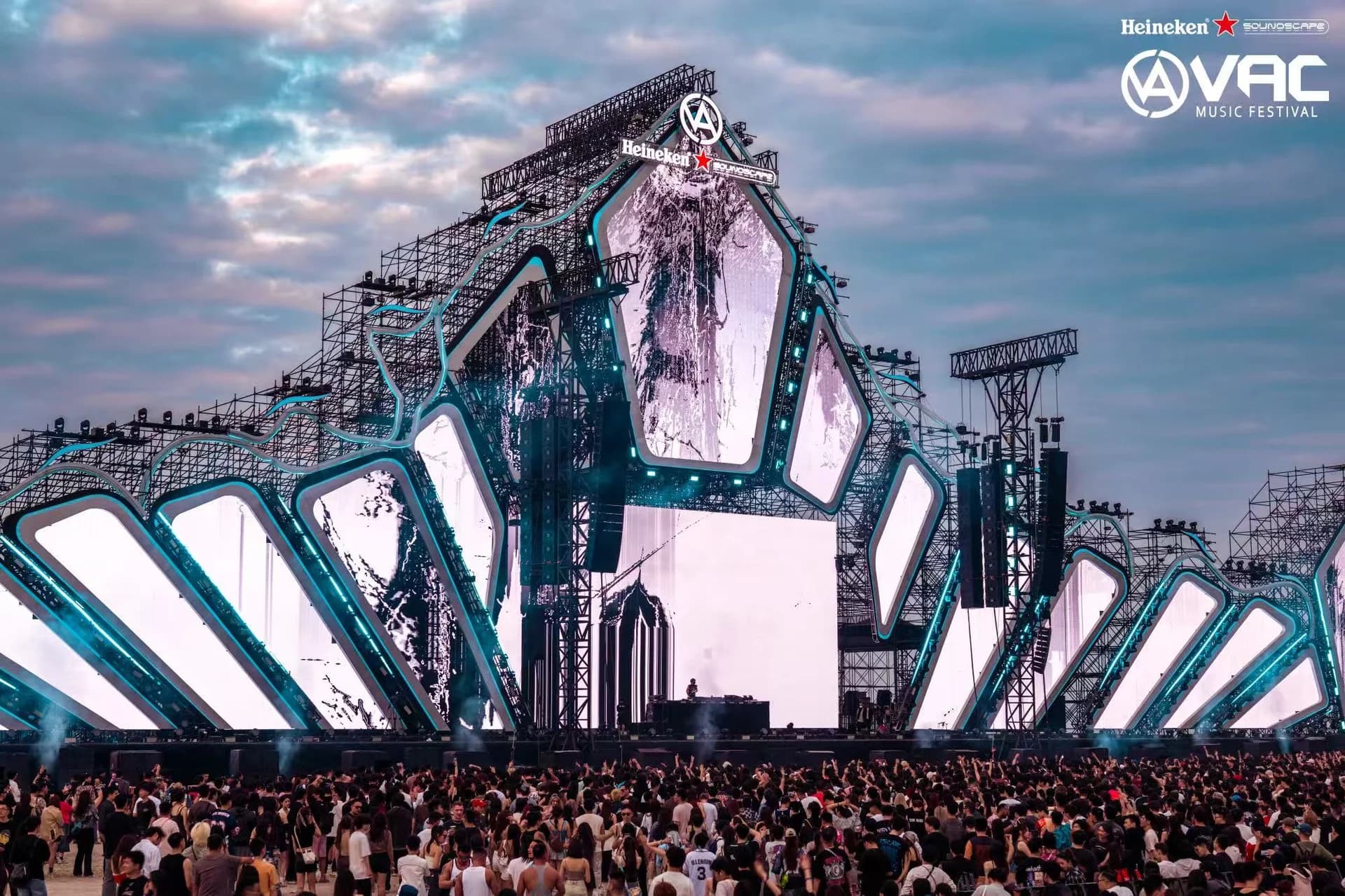 Adamson’s Vergence Group Series Debuts at Vision and Colour Music Festival - Gallery Image